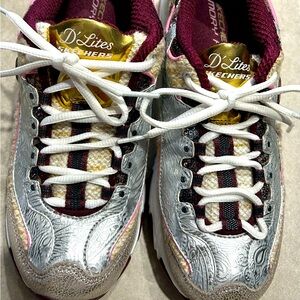 Women’s Skechers D’Lites athletic shoes size 8